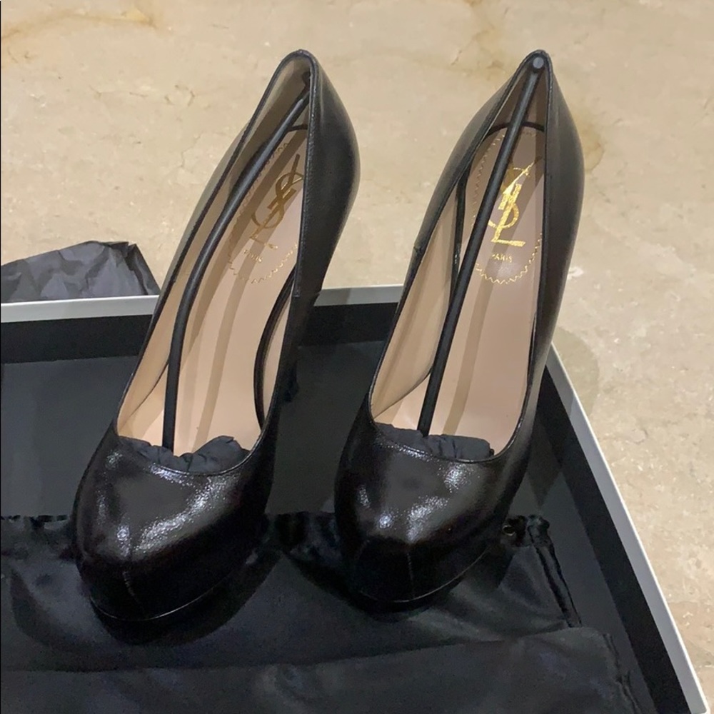 Yves Saint Laurent Tribtoo 105 Black Leather Pump
